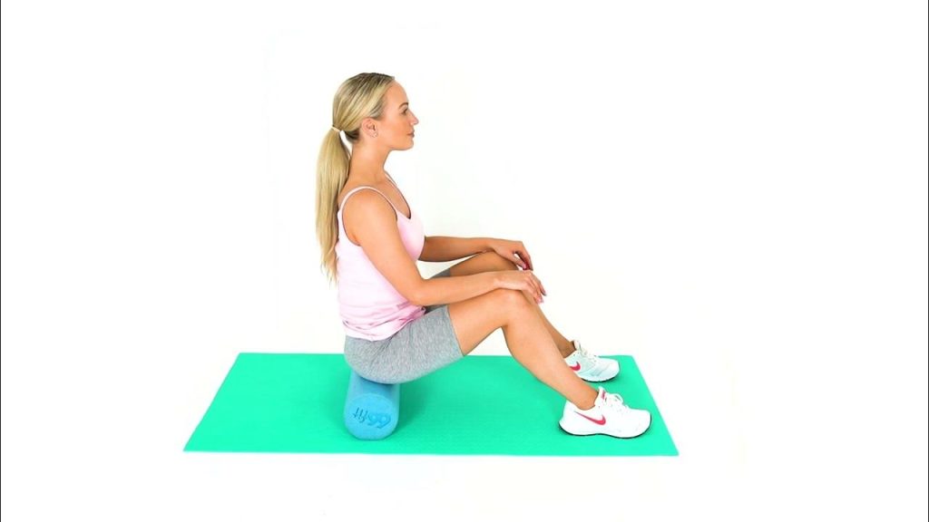 Flexion exercise on foam roller